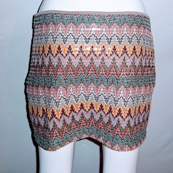NWT EXPRESS Sz 6 S/P Geometric Sequined Mini Skirt - Picture 2 of 7